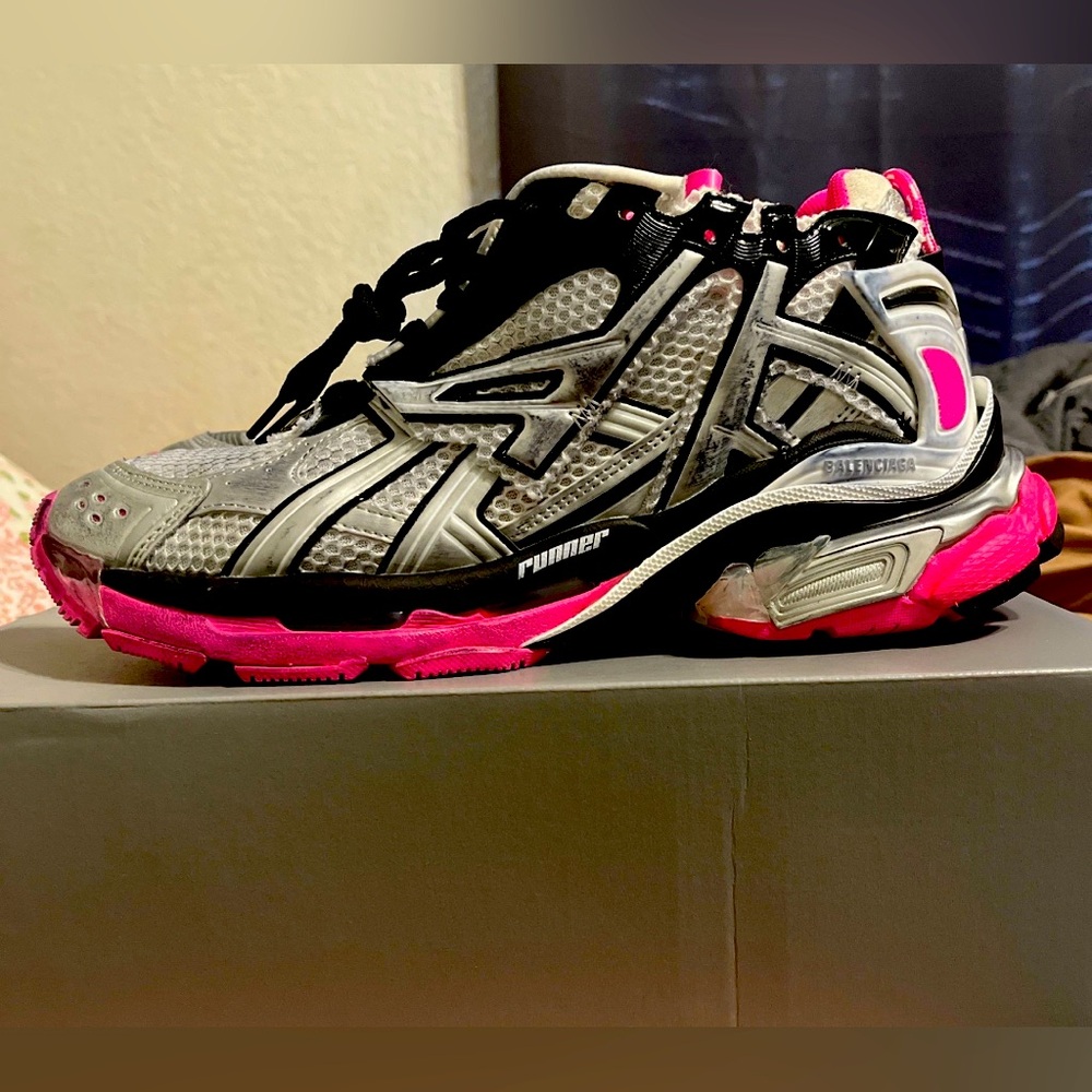Balenciaga Women's Gray and Pink Athletic Sneakers